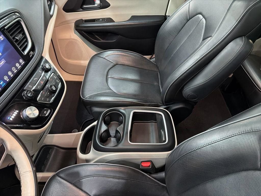 Used 2020 Chrysler Pacifica Limited FWD image 55