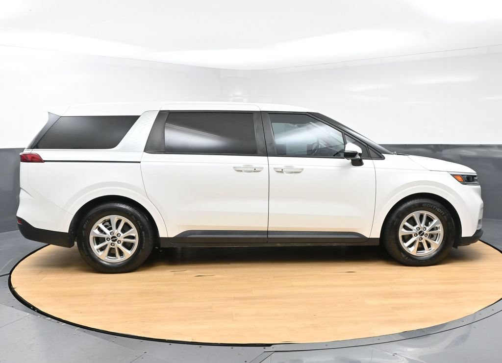 Used 2022 Kia Carnival LX FWD image 8