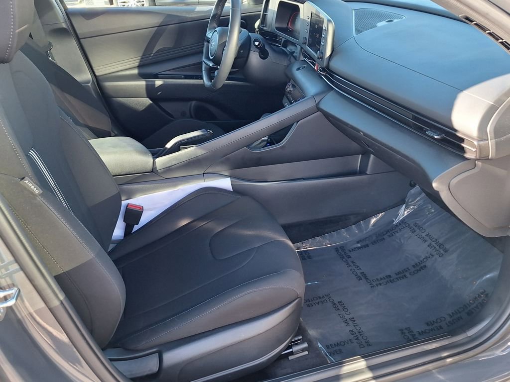 New 2025 Hyundai Elantra Sport image 22