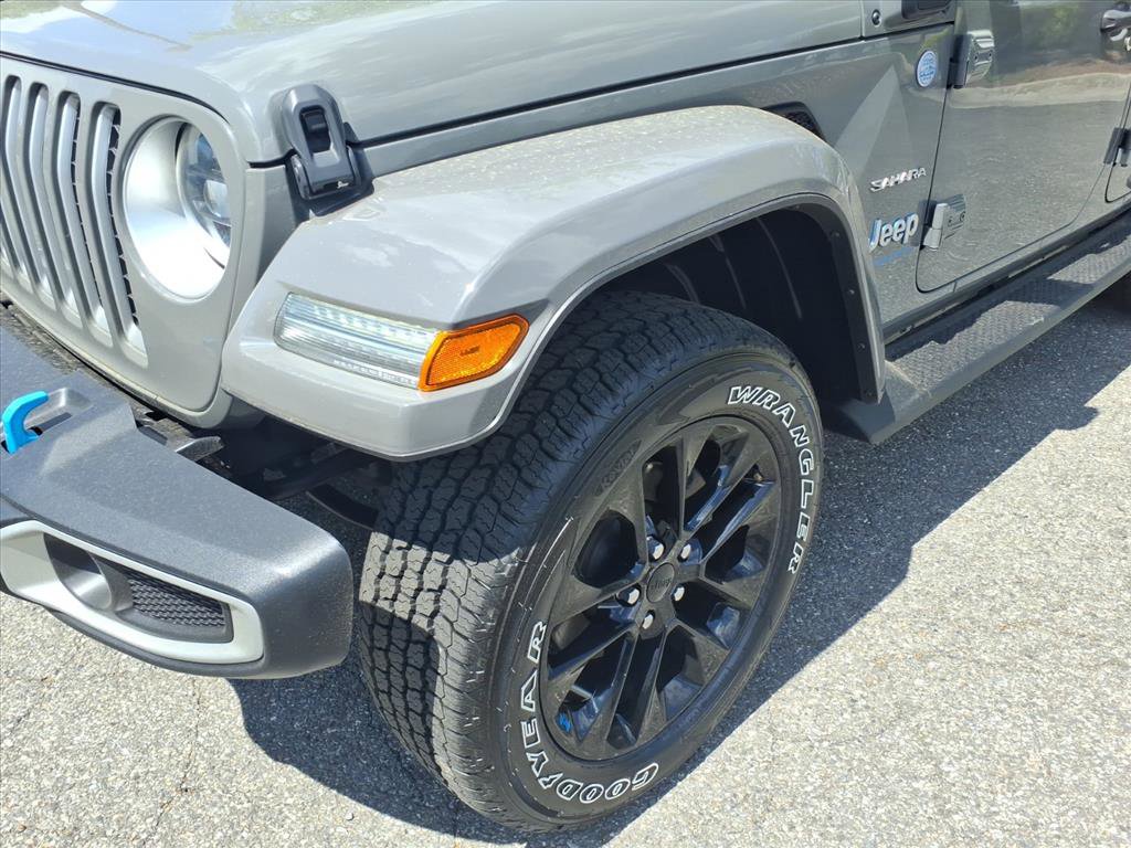 Used 2023 Jeep Wrangler Sahara w/ Cold Weather Group AWD/4WD image 8
