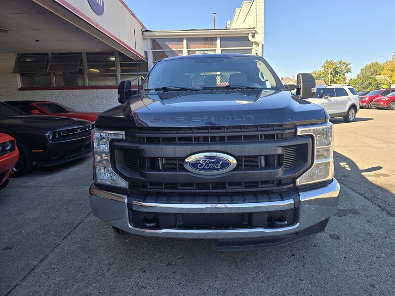 Used 2022 Ford F250 XL w/ Power Equipment Group RWD image 2