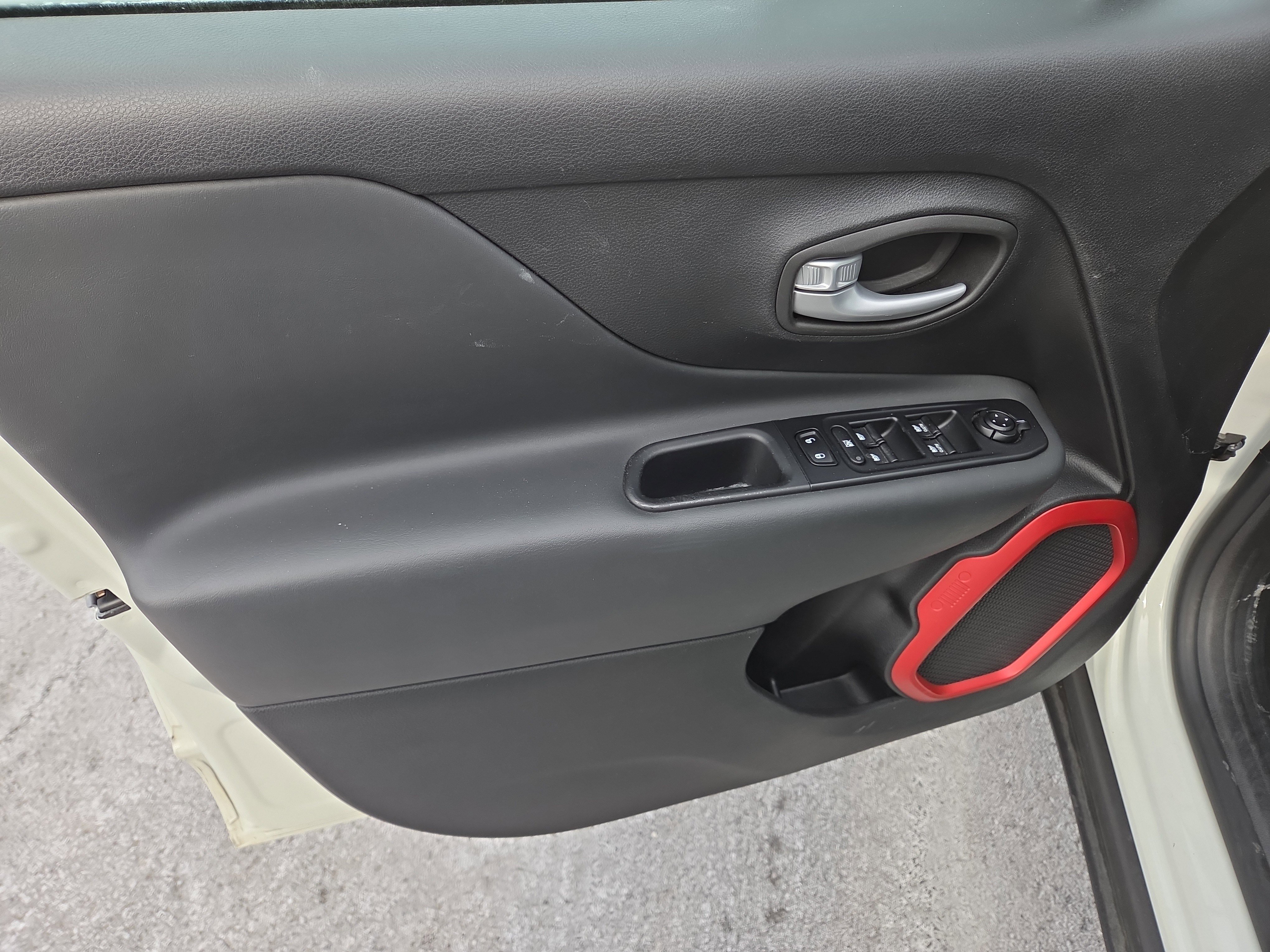 Certified 2023 Jeep Renegade Trailhawk AWD/4WD image 14