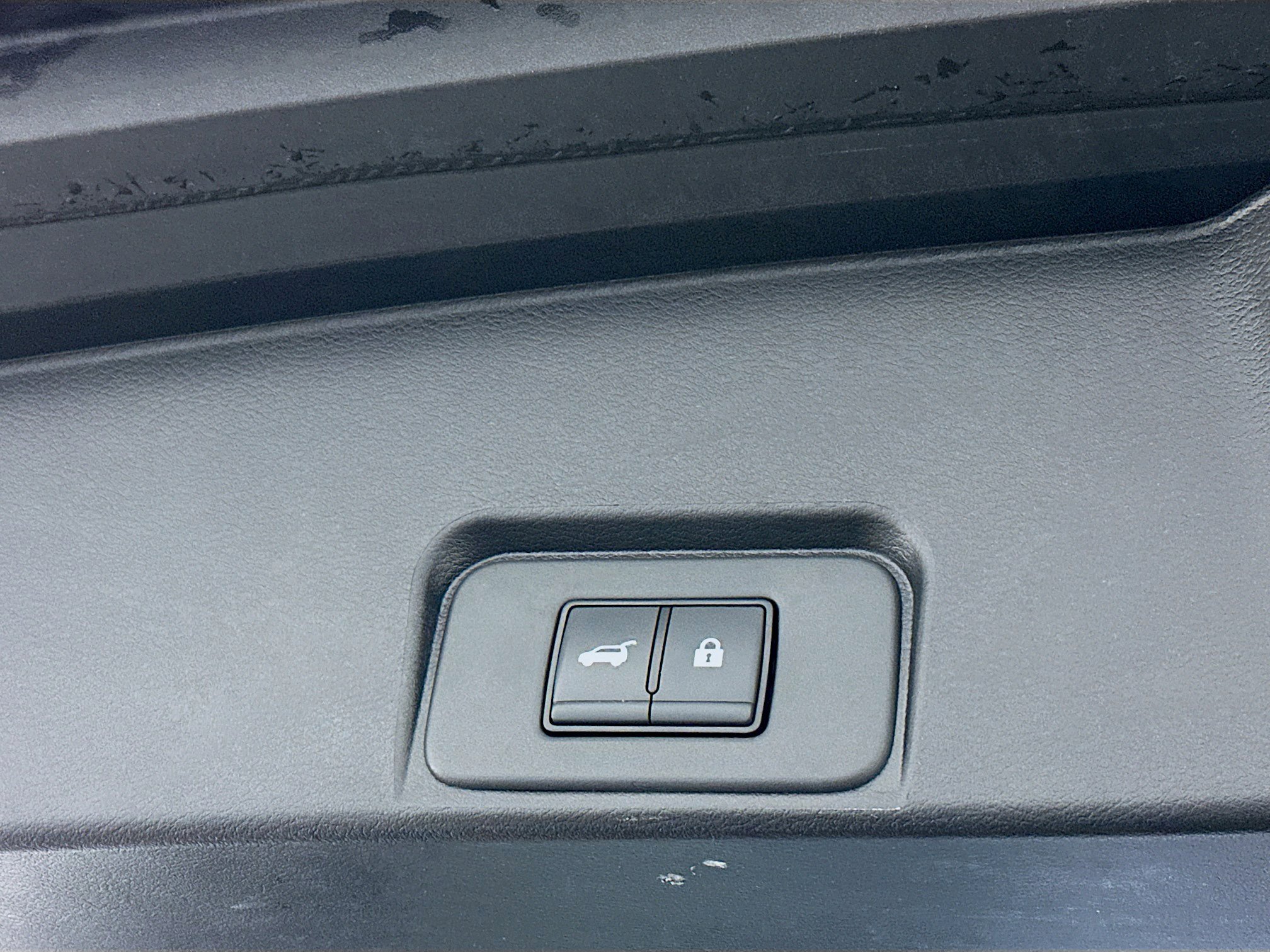 Used 2025 Nissan Rogue SV image 30