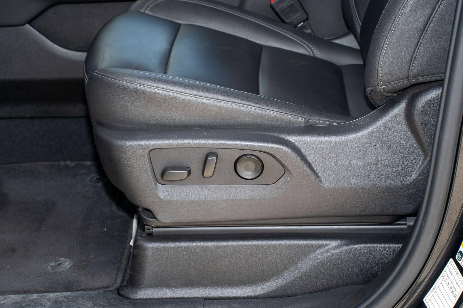 Used 2025 Chevrolet Tahoe LT image 30