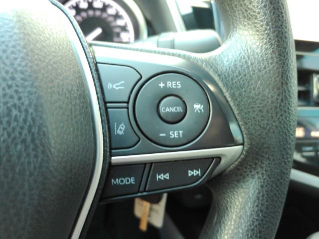 Used 2022 Toyota Camry LE image 32