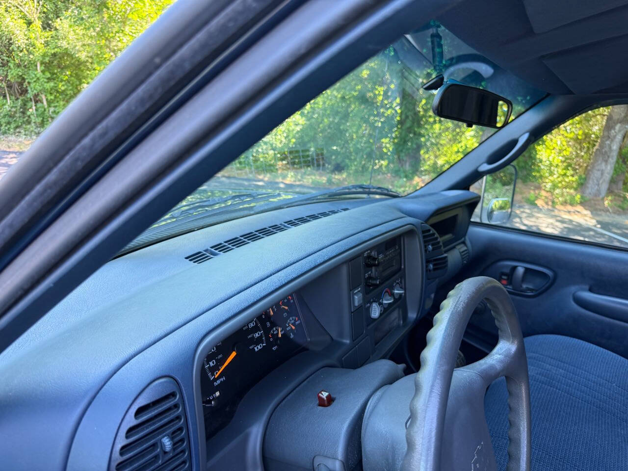 Used 2000 Chevrolet Silverado 2500 2WD Regular Cab w/ Comfort & Convenience Pkg image 16
