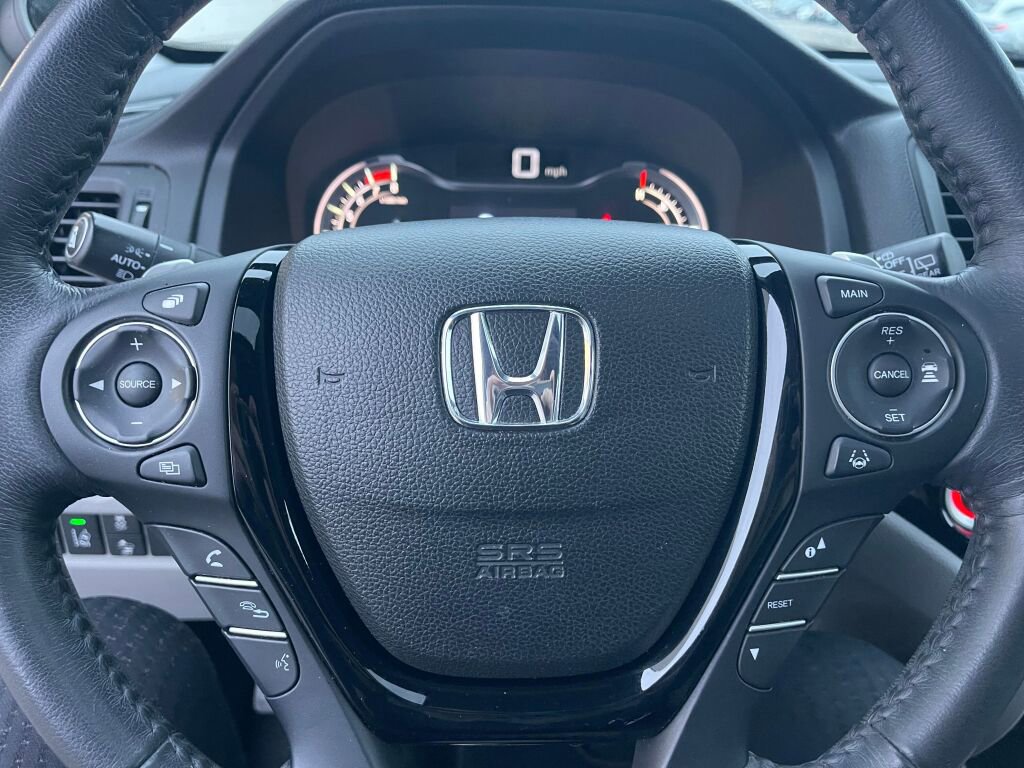 Used 2017 Honda Pilot Touring image 12