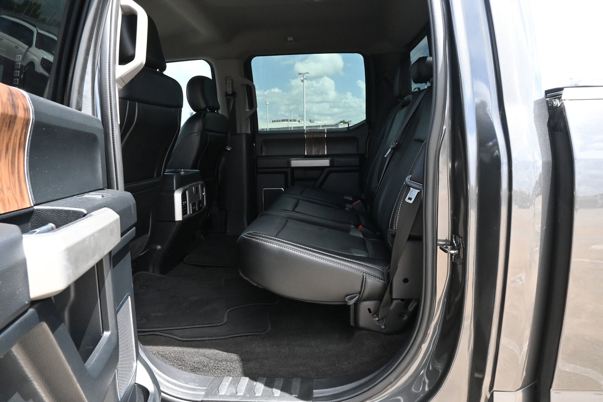 Used 2020 Ford F150 Lariat w/ Equipment Group 501A Mid RWD image 20