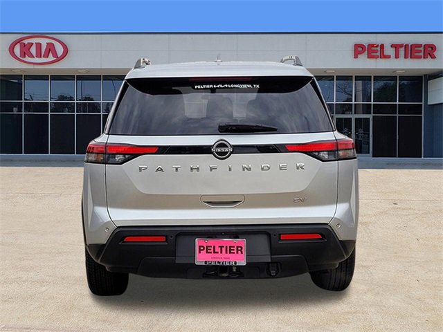 Used 2022 Nissan Pathfinder SV w/ SV Premium Package image 5