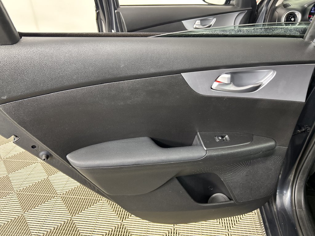 Used 2023 Kia Forte LXS FWD image 16