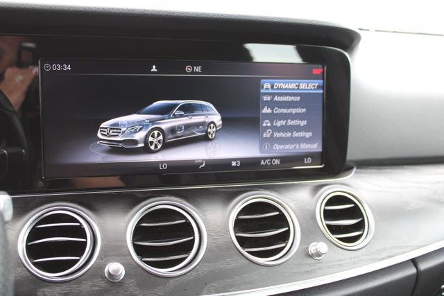 Used 2017 Mercedes-Benz E 400 4MATIC Wagon image 27