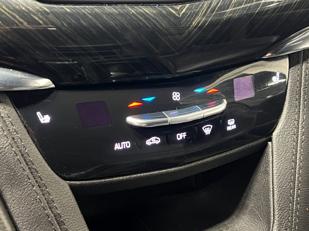Used 2020 Cadillac XT6 Premium Luxury AWD/4WD image 28