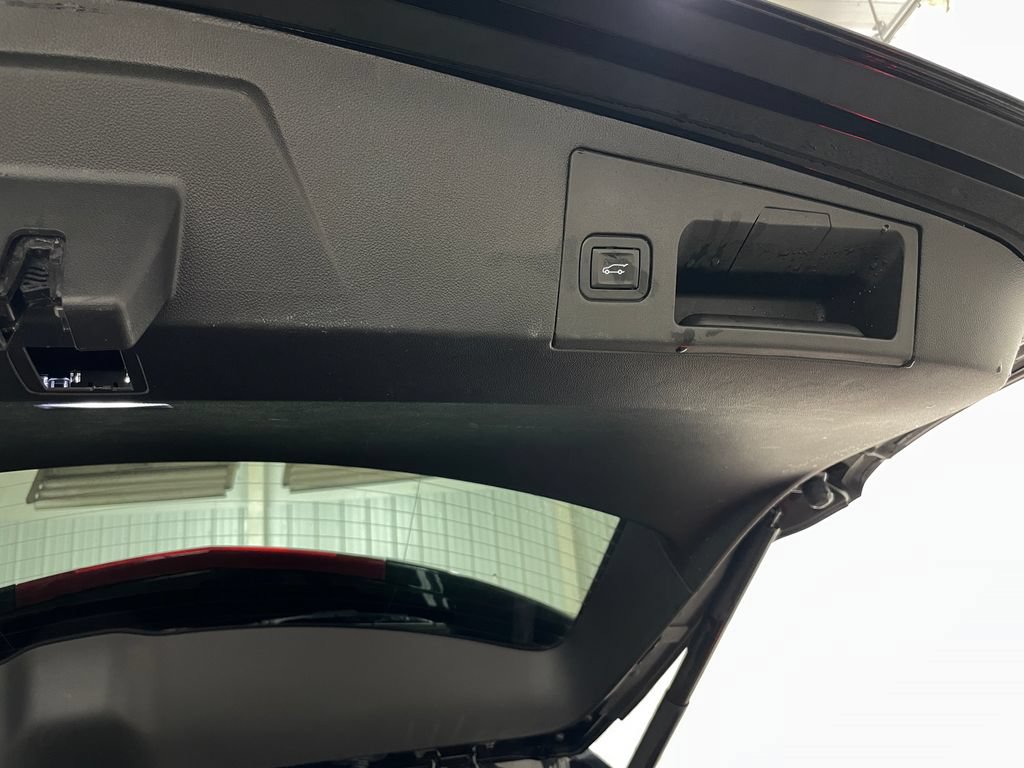 Used 2018 Cadillac XT5 Luxury w/ Driver Awareness Package AWD/4WD image 46