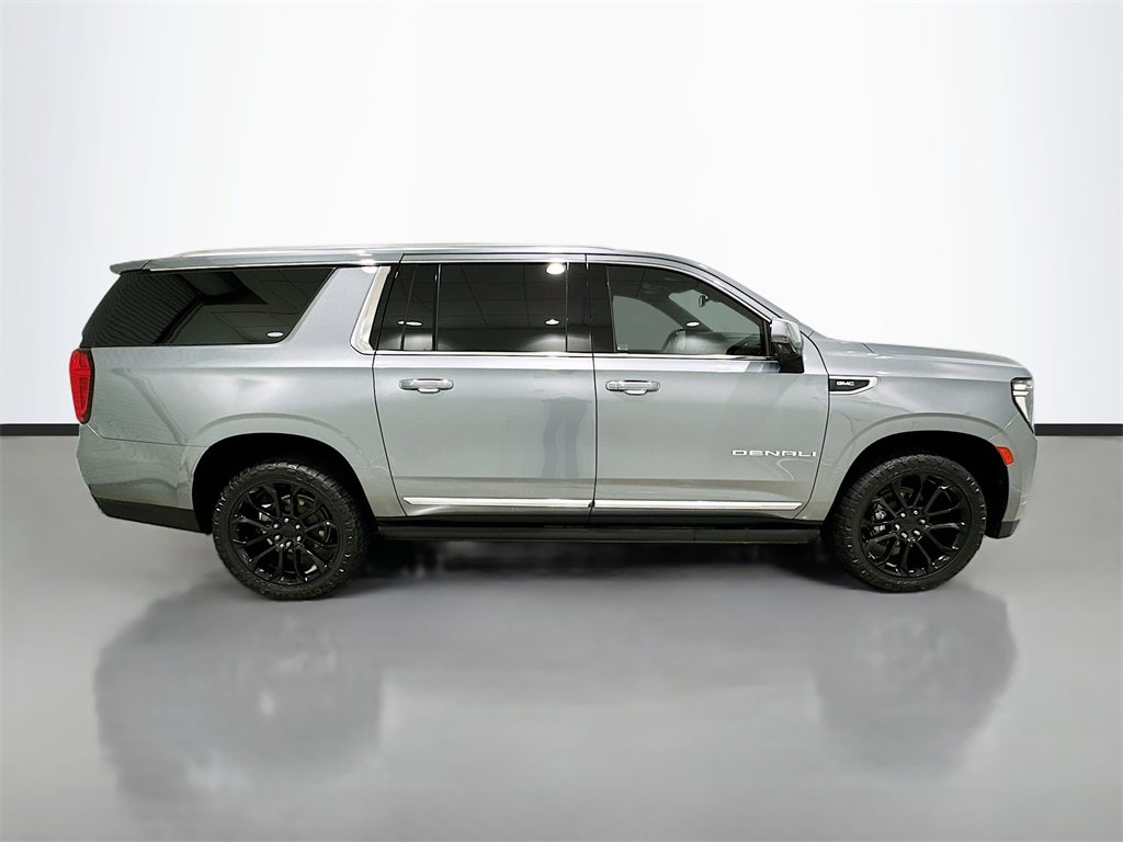 Used 2022 GMC Yukon XL Denali image 8