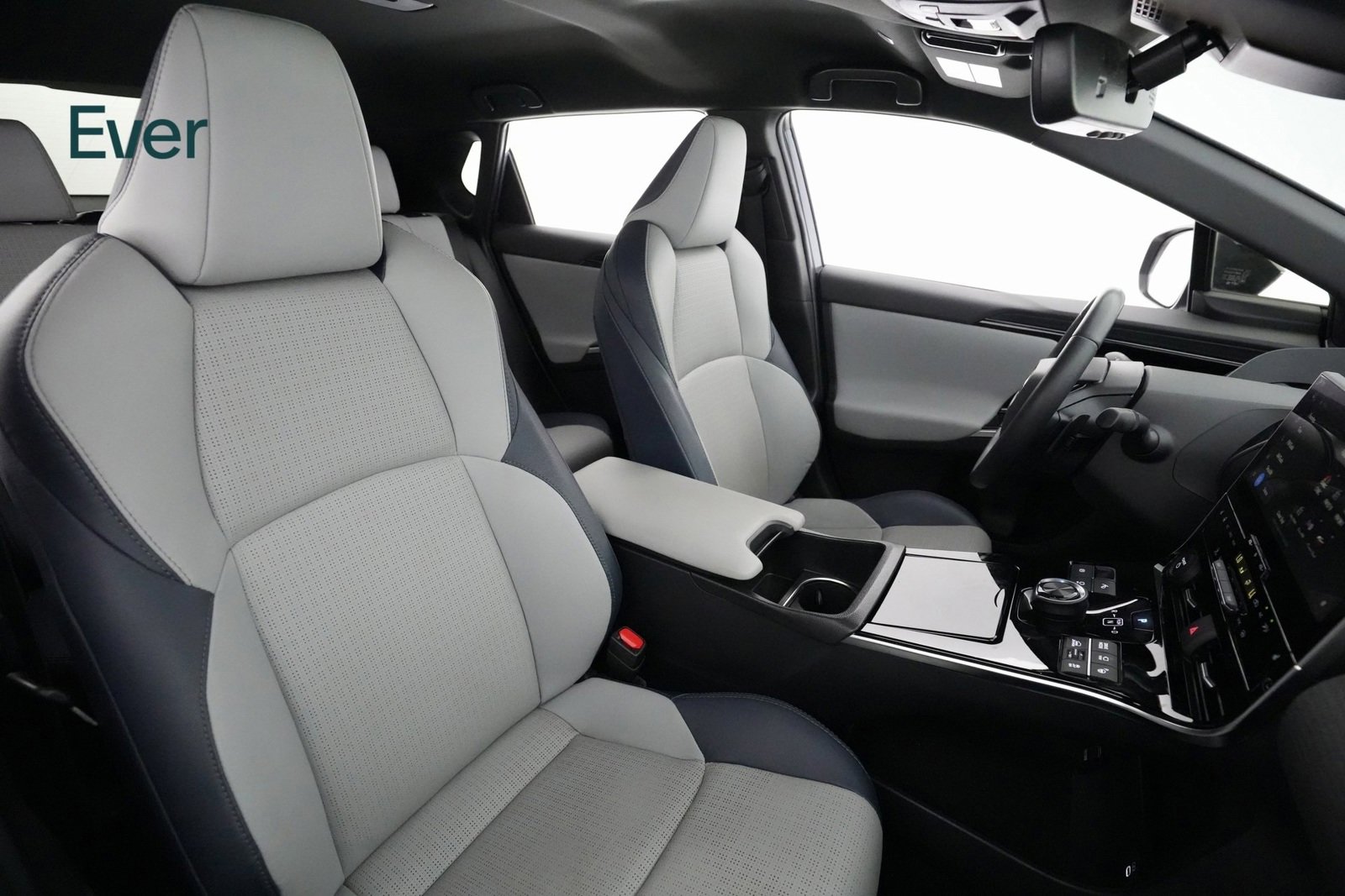 Used 2023 Subaru Solterra AWD image 8