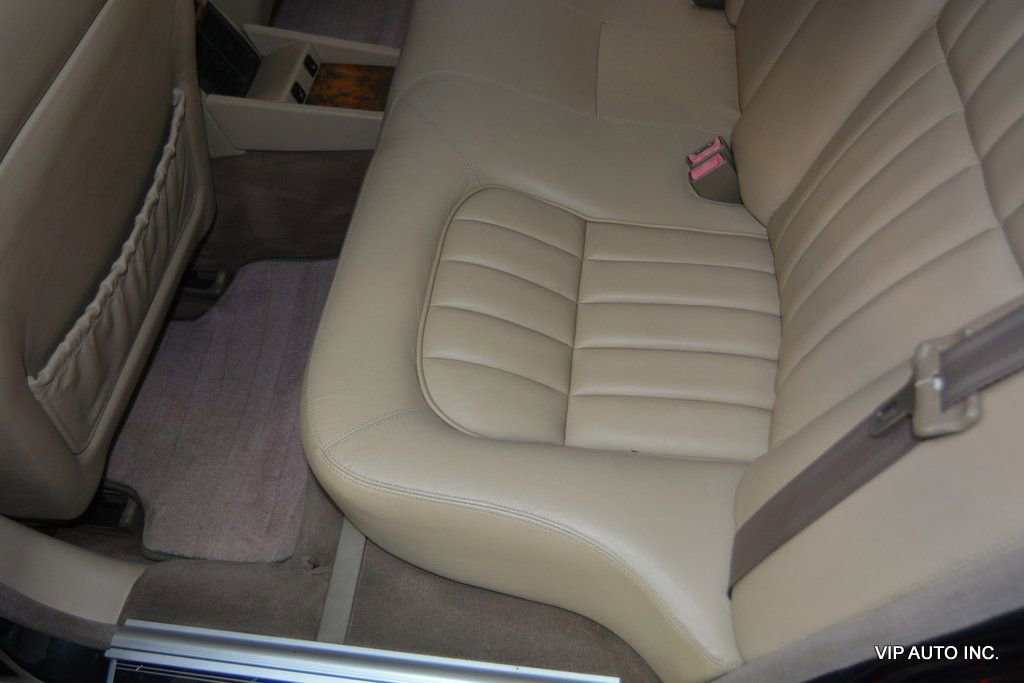 Used 2000 Jaguar XJ8 image 25