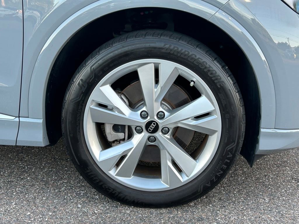 Used 2023 Audi Q4 e-tron Premium w/ Convenience Package image 36