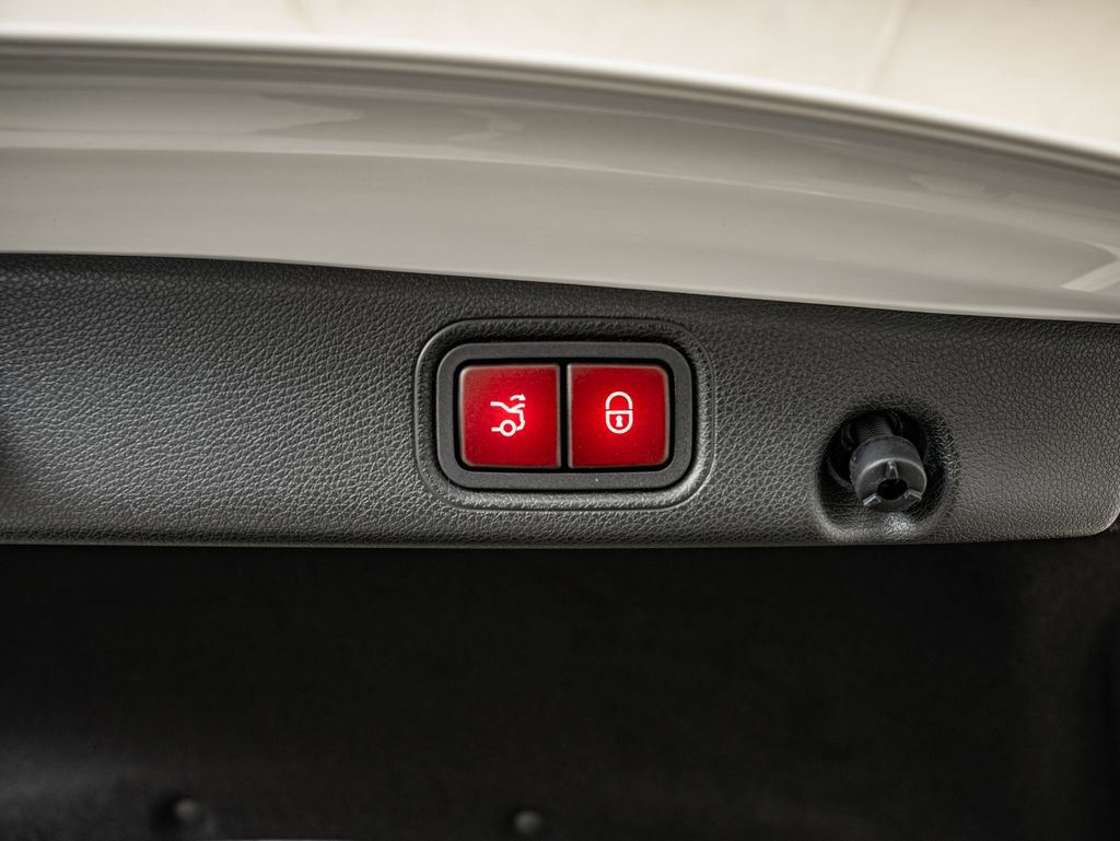 Certified 2022 Mercedes-Benz E 450 4MATIC Sedan image 36
