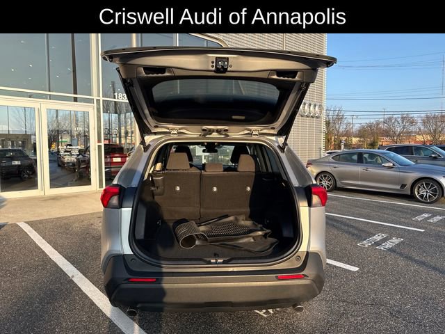 Used 2021 Toyota RAV4 LE image 11