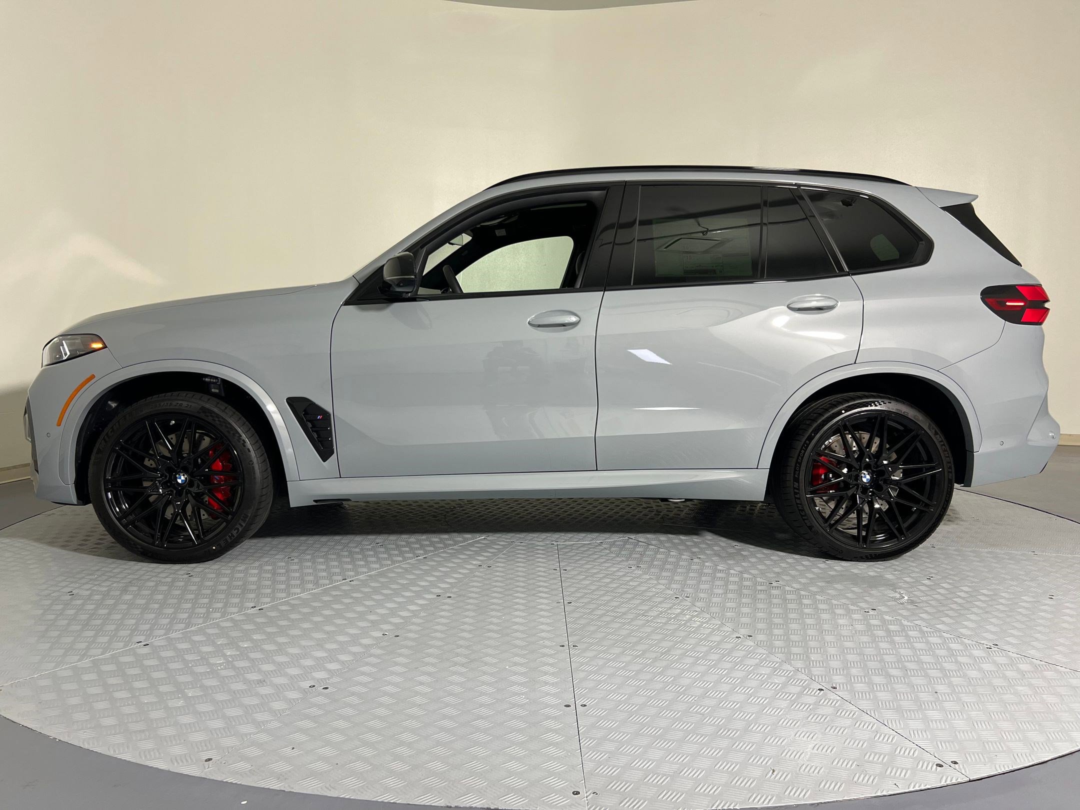 New 2026 BMW X5 M Competition image 2