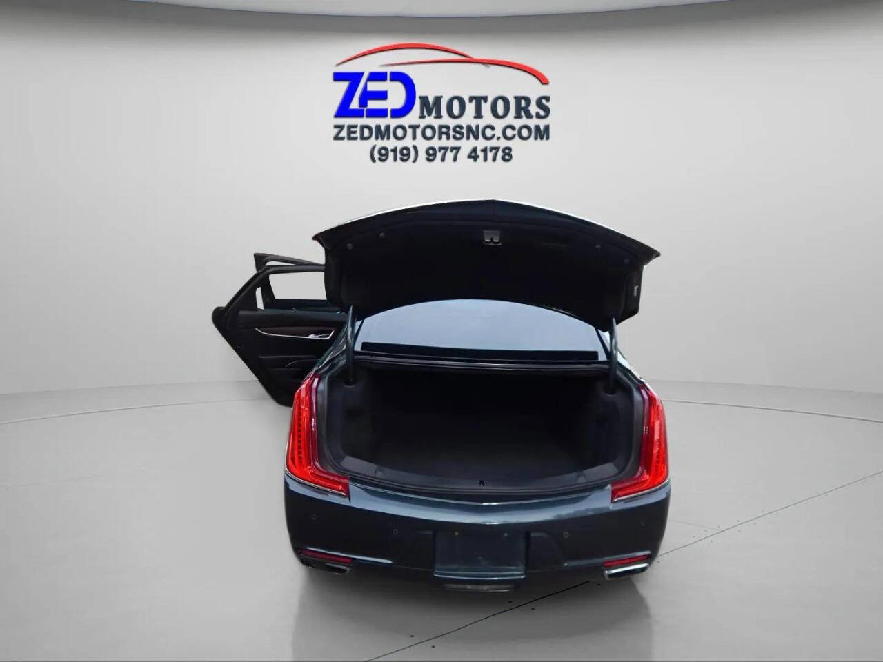 Used 2019 Cadillac XTS Luxury image 9