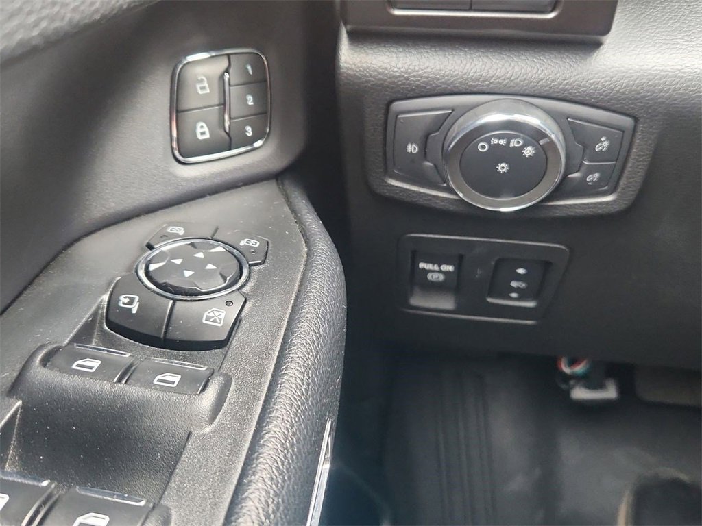 Used 2021 Ford Expedition Limited image 18