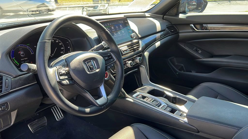 Used 2022 Honda Accord Sport image 2
