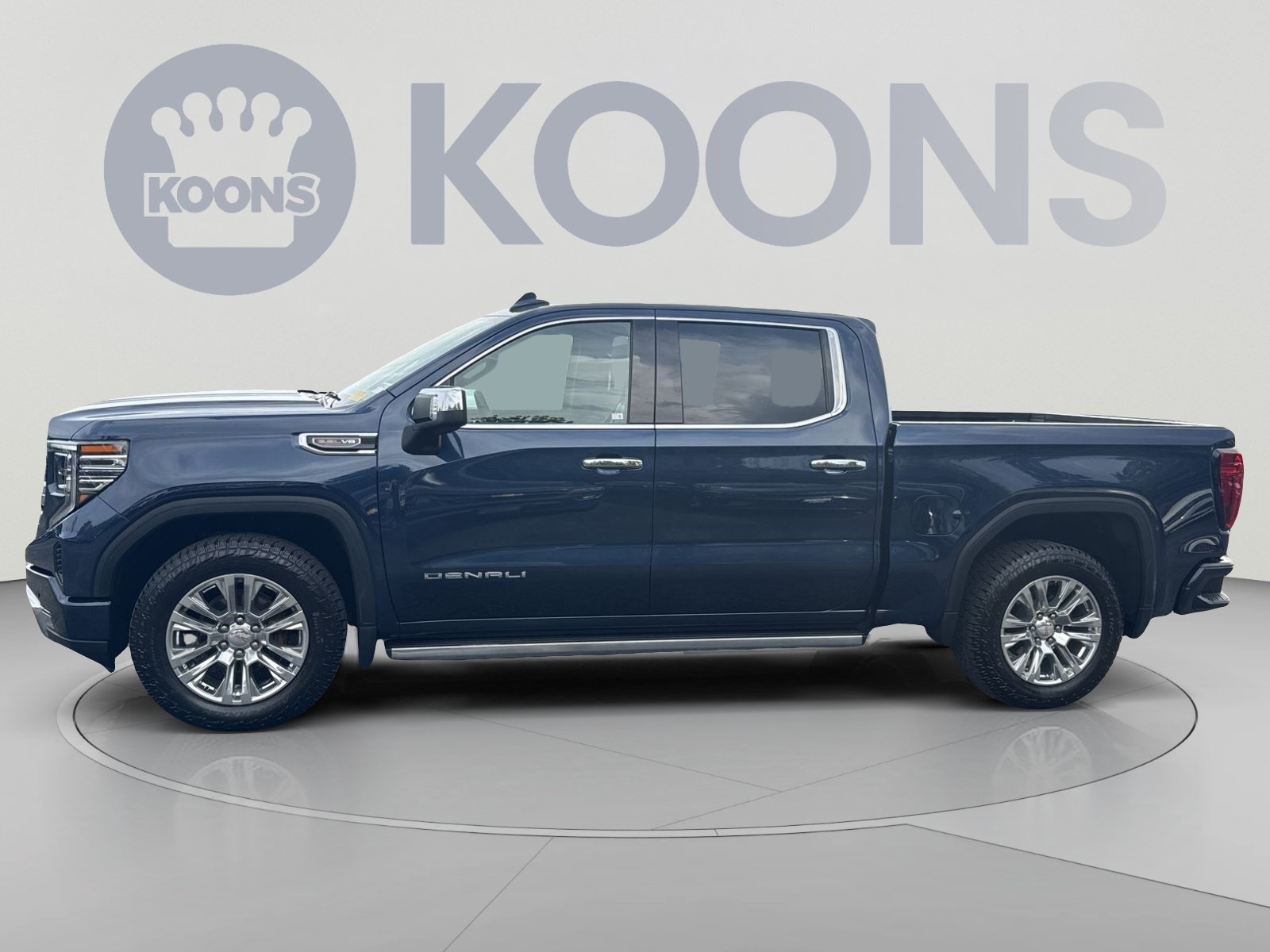 Used 2023 GMC Sierra 1500 Denali w/ Technology Package AWD/4WD image 7