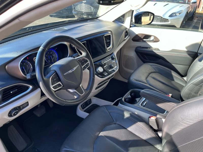 Used 2018 Chrysler Pacifica Touring-L Plus w/ Advanced Safetytec Group image 8