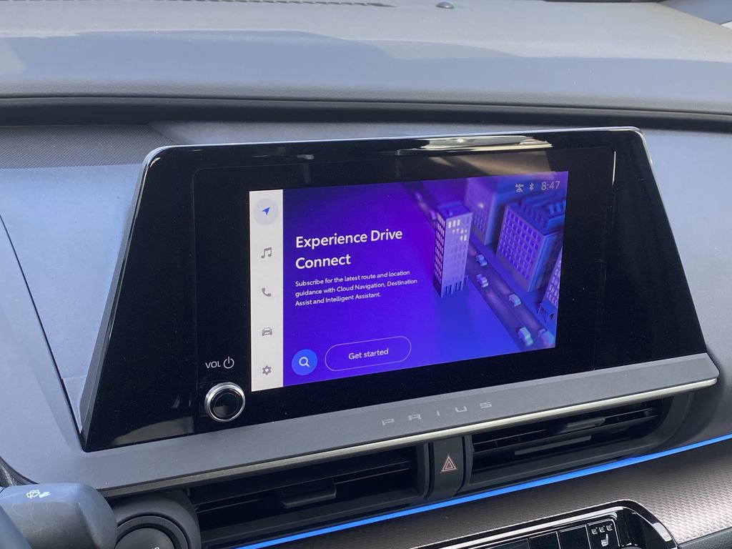 Used 2024 Toyota Prius XLE FWD image 8