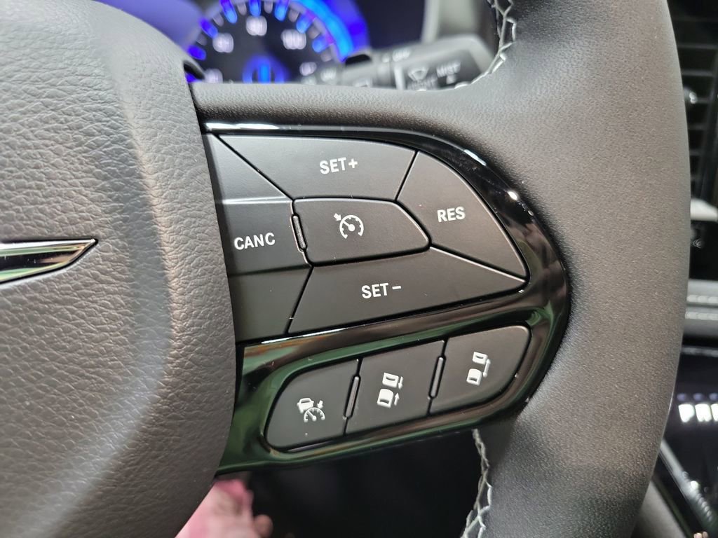 New 2026 Chrysler Pacifica Select w/ S Appearance Package AWD/4WD image 15