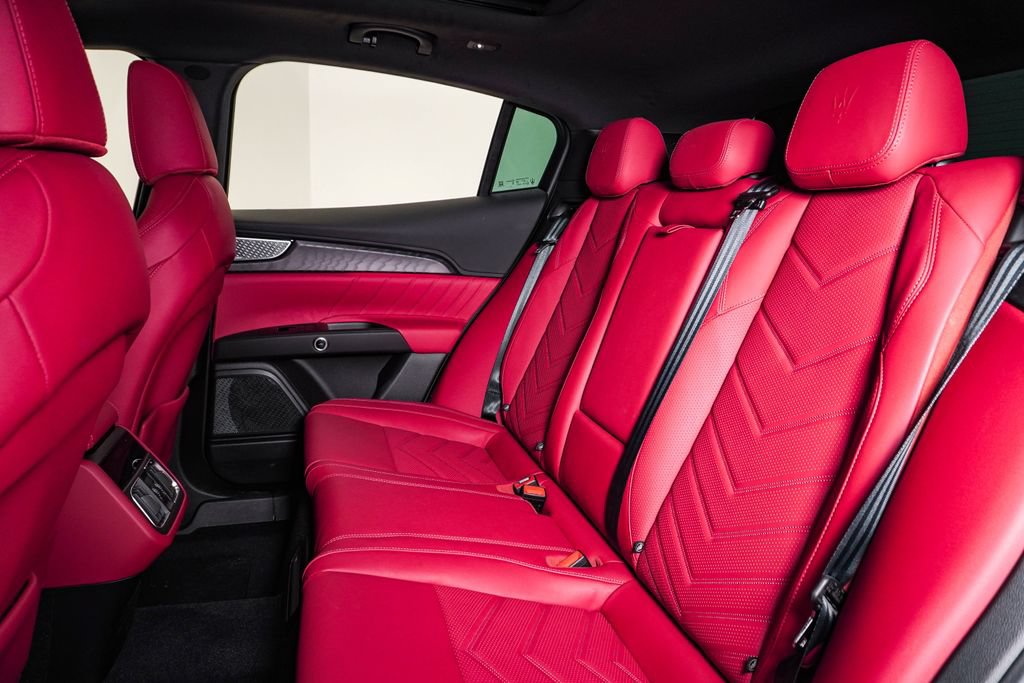 Certified 2025 Maserati Grecale GT AWD/4WD image 17