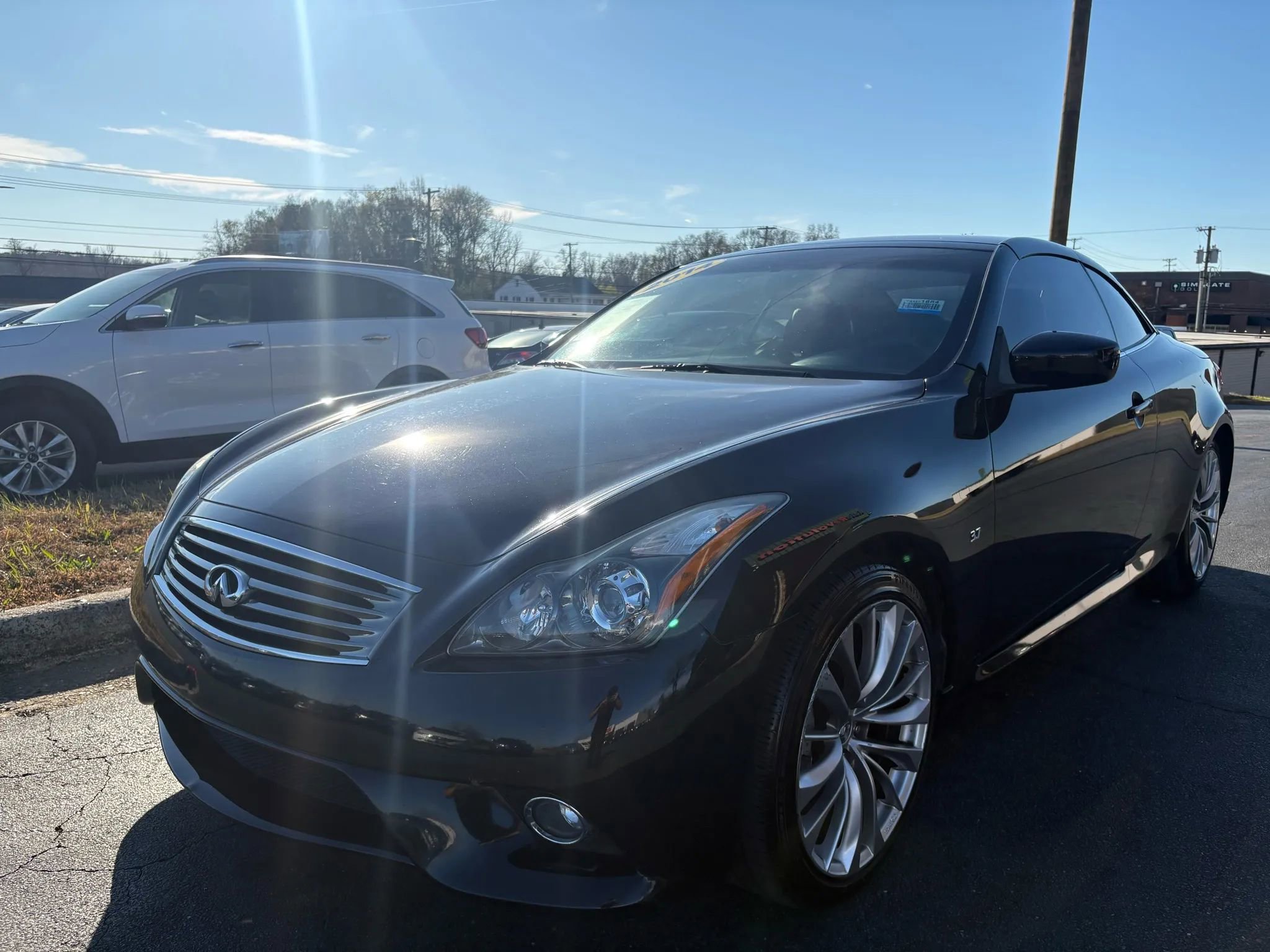 Used 2014 INFINITI Q60 Convertible 2D w/ Premium Package image 3