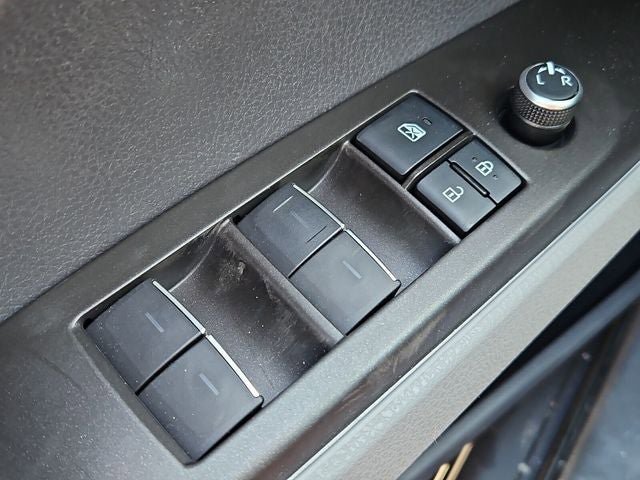 Used 2021 Toyota Camry XLE image 24