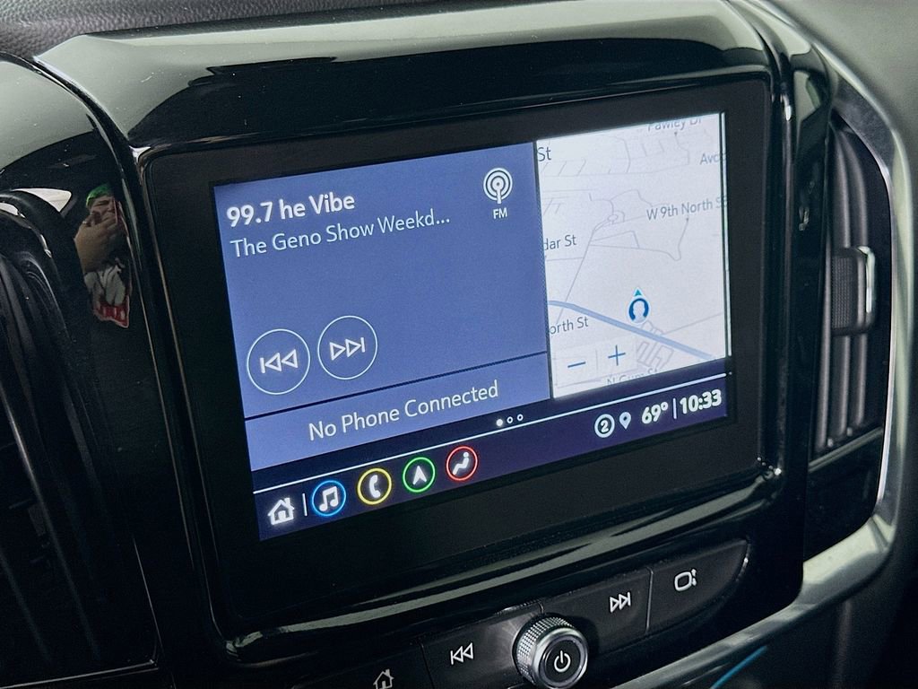 Used 2023 Chevrolet Traverse RS FWD image 26