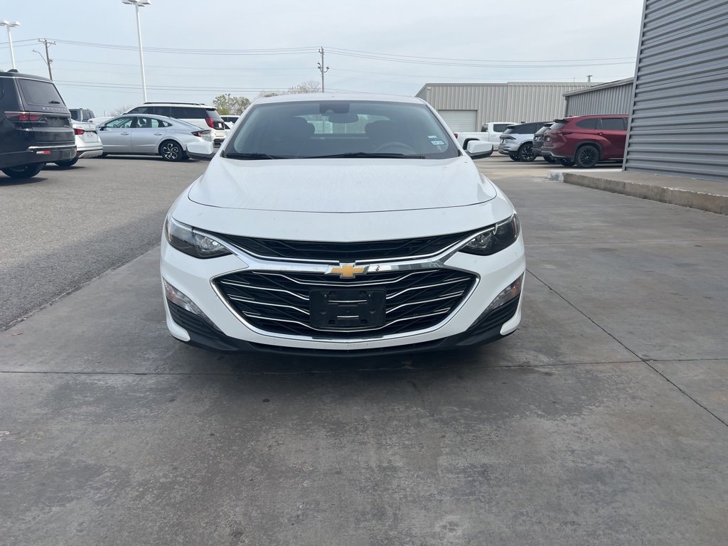 Used 2024 Chevrolet Malibu LT image 2