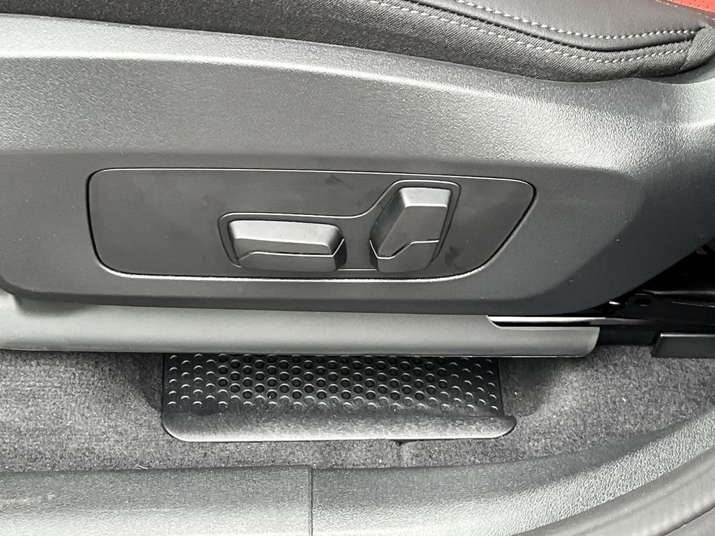 Used 2025 BMW X1 xDrive28i w/ Technology Package image 12