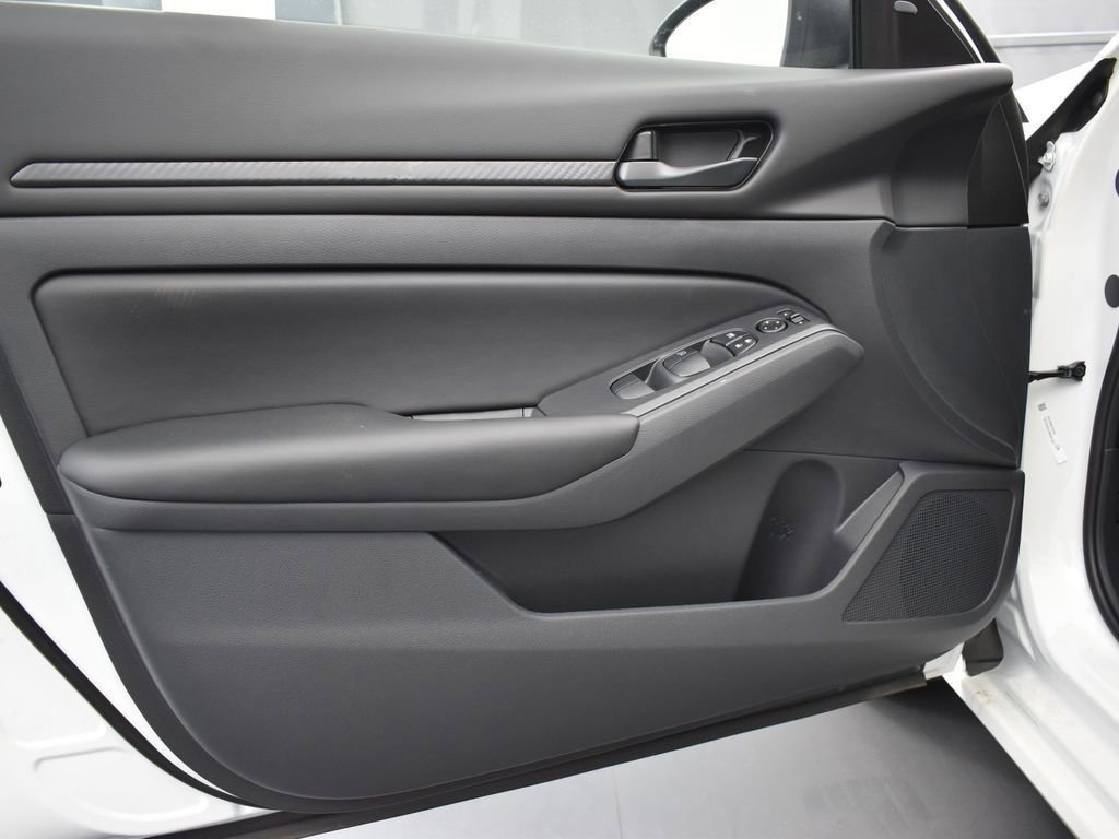 Used 2025 Nissan Altima 2.5 S image 26