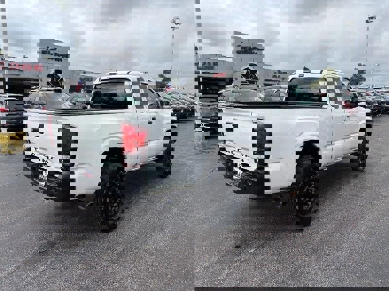 Used 2021 Toyota Tacoma SR image 3