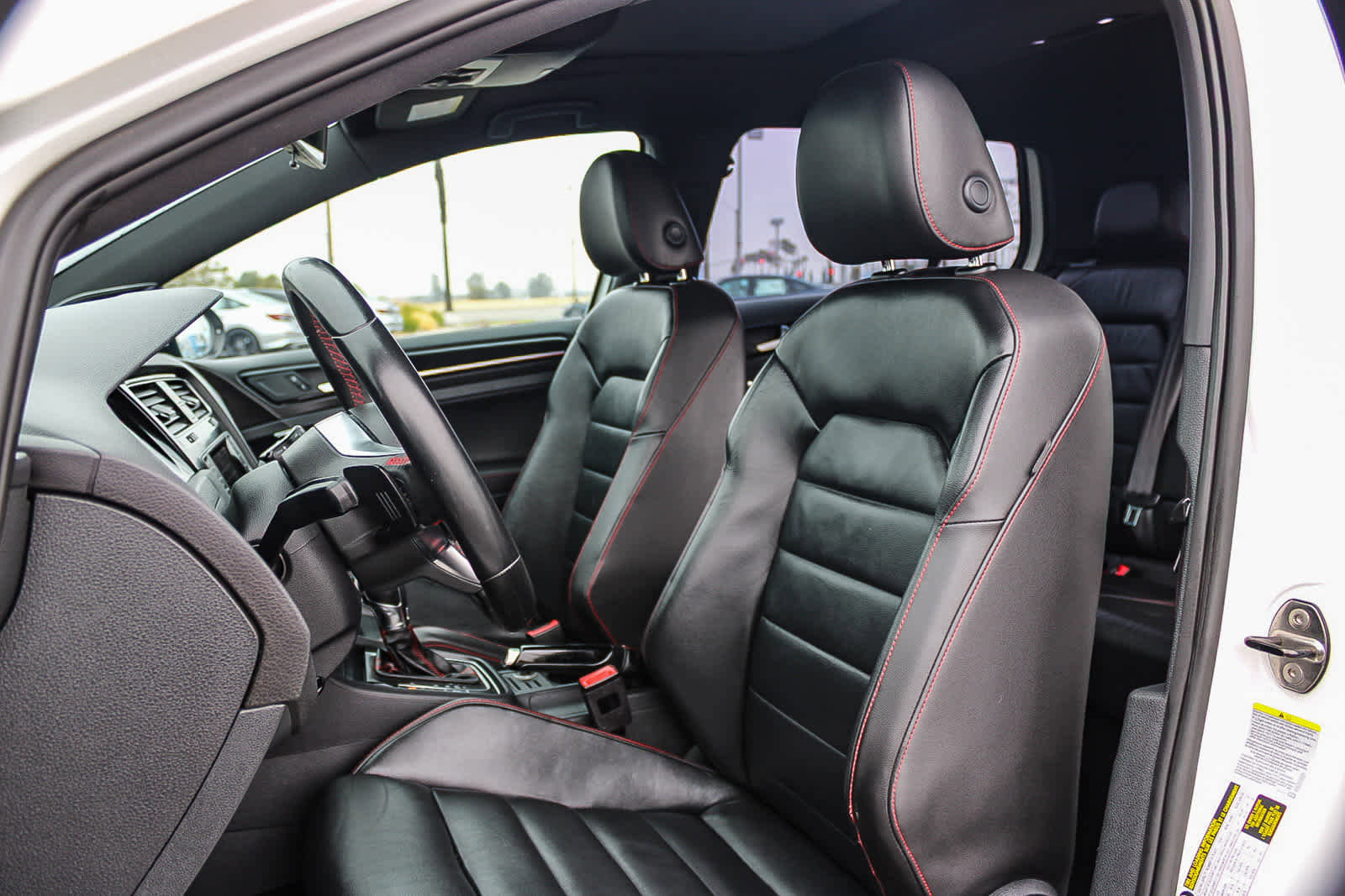 Used 2015 Volkswagen GTI 4-Door FWD image 17
