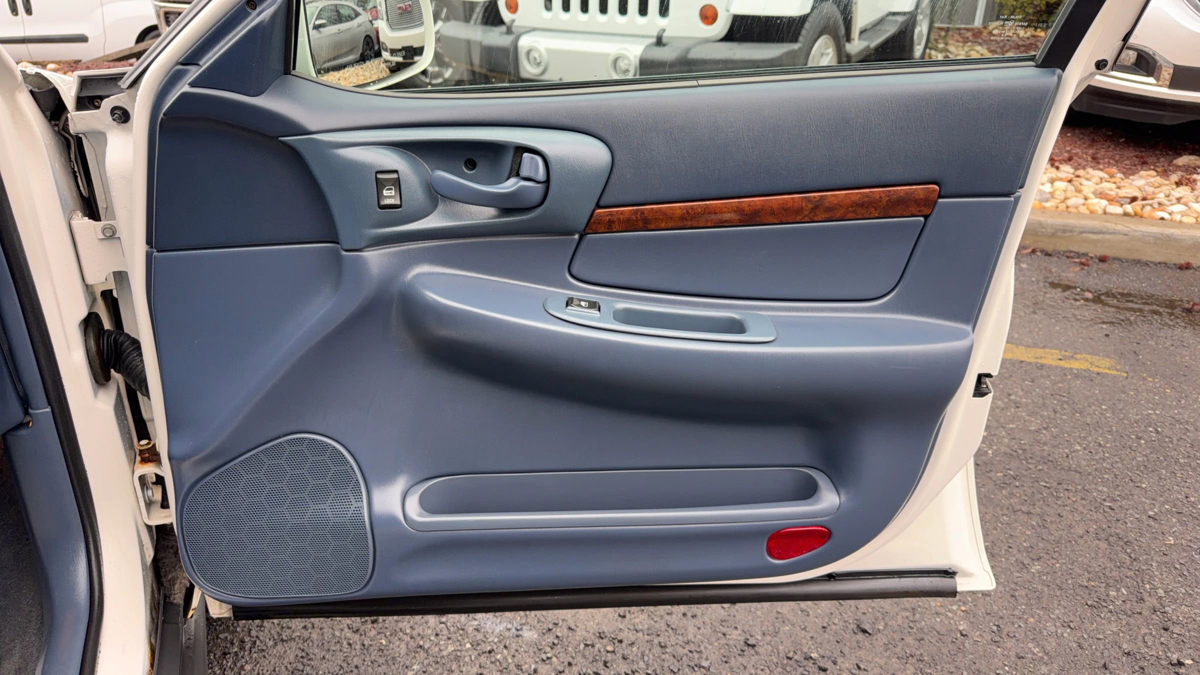 Used 2004 Chevrolet Impala Sedan image 16