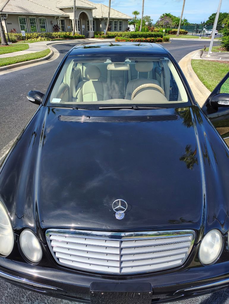Used 2003 Mercedes-Benz E 500 Sedan image 3