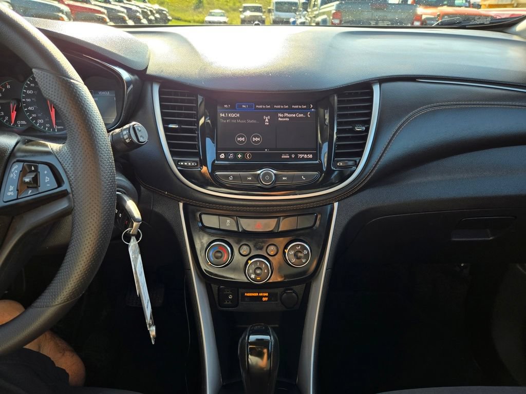 Used 2020 Chevrolet Trax LS AWD/4WD image 21