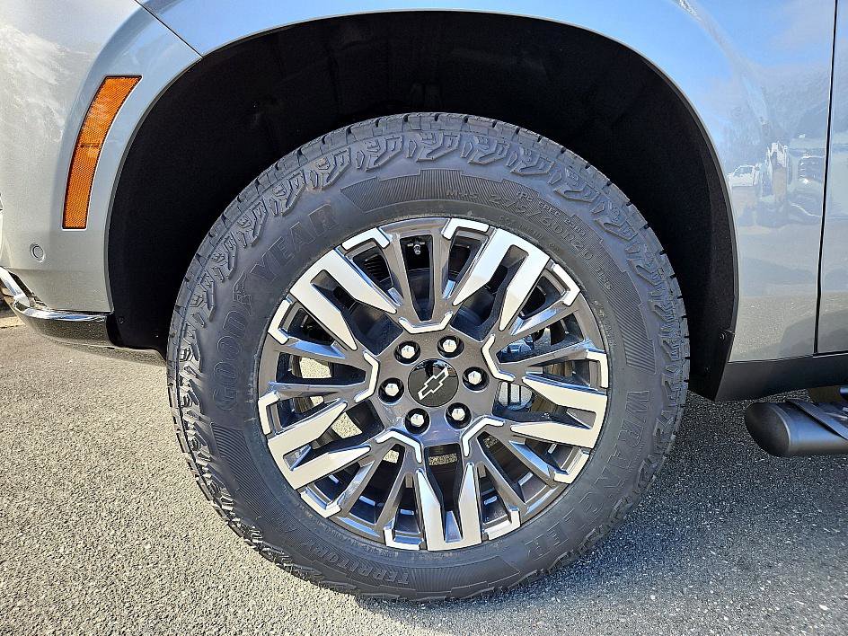 New 2026 Chevrolet Suburban Z71 w/ Z71 Off-Road Package image 8