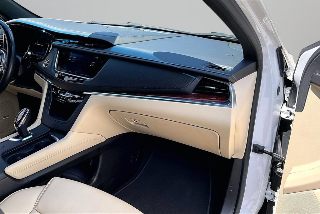 Used 2018 Cadillac XT5 Luxury w/ Driver Awareness Package AWD/4WD image 26
