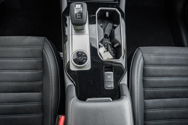 New 2025 Mitsubishi Outlander SE image 27