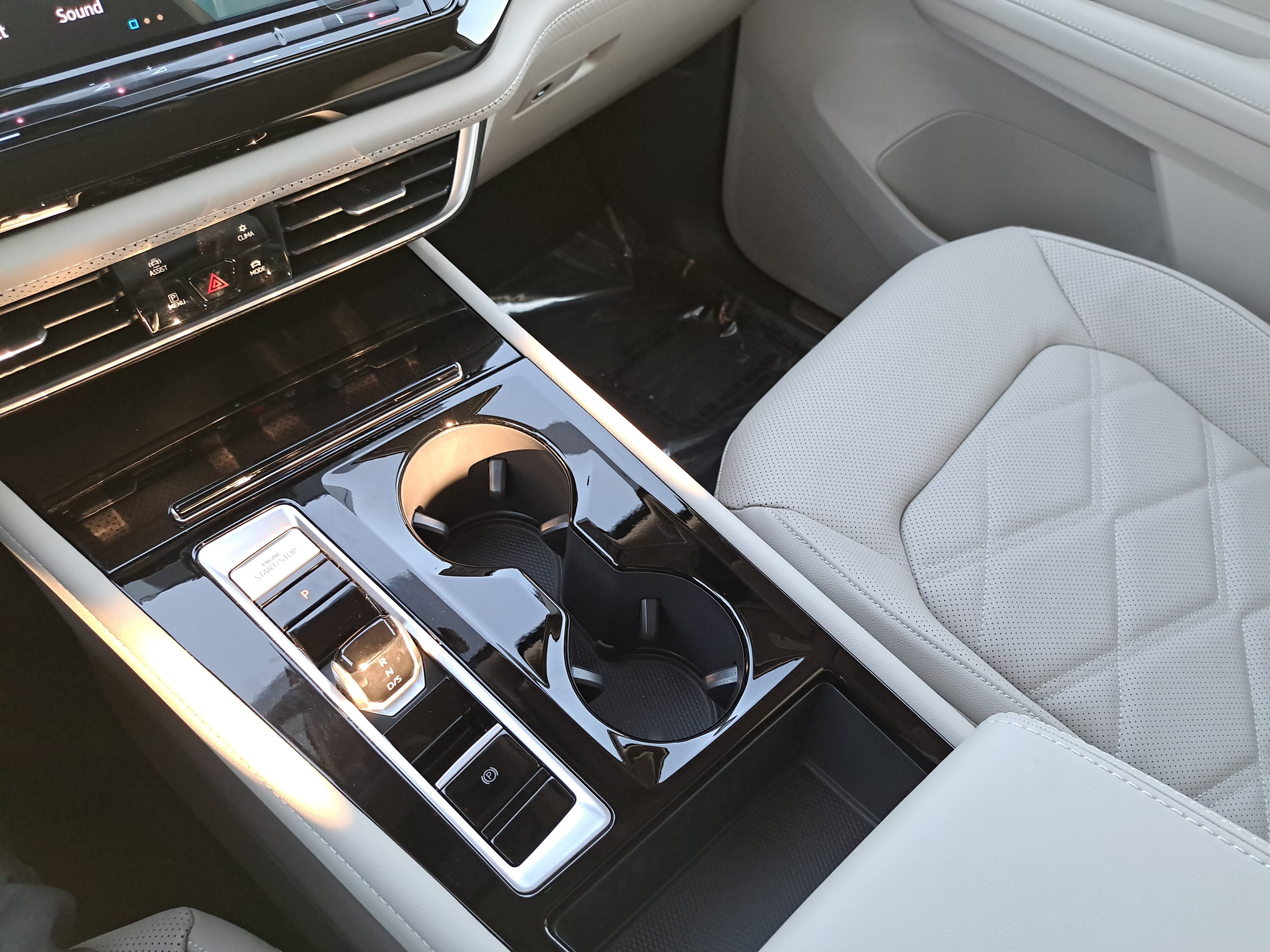 New 2026 Volkswagen Atlas SE AWD/4WD image 24