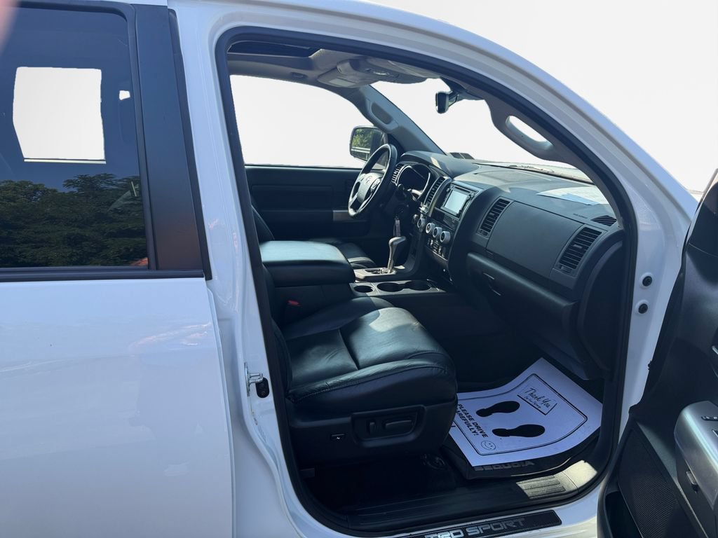 Used 2018 Toyota Sequoia TRD Sport AWD/4WD image 26