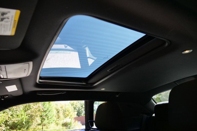 Used 2014 Dodge Challenger R/T w/ Blacktop Package image 7