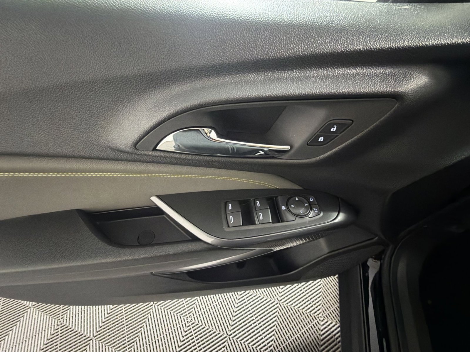 New 2026 Chevrolet Trax ACTIV w/ Sunroof Package image 15